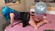 nail2pop big balloons on bed