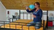 Die verrückte Juliette mit ihrem langen Ballon