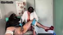 Schmerz und Nadeln in meiner Sissyklinik 