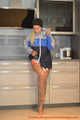 Sexy Francine in Lack Sportshorts (Sprinter) und Lacktop + Regenjacke (Exclusive Sportkleidung)