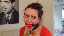 Mia Selfbondage