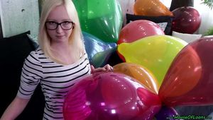 balloon cluster pop with scissors