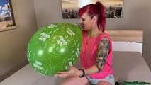 Blow2Pop green Q16 *happy birthday* with mouthpiece