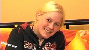Teen Nicki das erste mal vor der Kamera