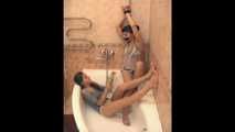 Ole Lykoile & Rozanka - Feuchter Bondage-Spaß in der Dusche (video)
