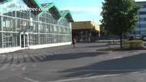 020171 Kathy Jogs In For a Pee