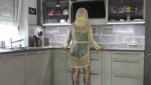 Miss Francine in yellow Schmuddelwedda raincoat (behind the scenes)
