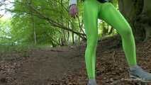 Grüne Leggings im Wald - Teil 1