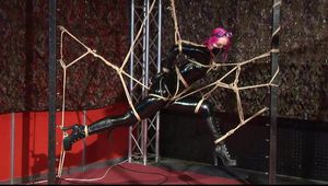 Flammenkuss Heavy Rubber Bondage live from BoundCon X