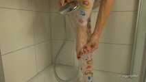 Nasse Leggings in der Dusche