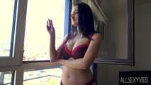 Naked Smoking Queen