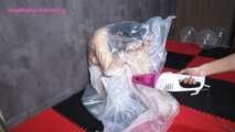 Xiaoyu Endures Vacuum Bag with Balloons