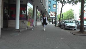 047014 Yassie Slips Up An Alley To Pee