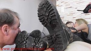 So Muddy Boots HD