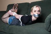 1065 Sandy in Tshirt and Fishnets