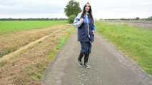 Miss Amira in Lepper Nylon Regenzeug
