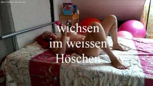 wichsen im weissen Höschen