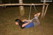 Nadine - Im Wald alleine