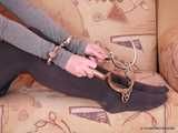 Liska - roter Kopf risqué Selbst-Bondage-Shooting