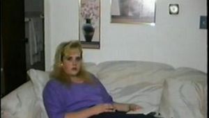 3rd GRADE TEACHER BINDS, GAGS & HANDCUFFS HERSELF 8:24 (D21-1)