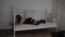 Ayu Bed tied 2