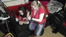 Isabelle und die Bondage Fotografin 2/3