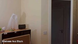 A claustrophobic situation meets a hot and sticky end