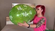 Blow2Pop green Q16 *happy birthday* with mouthpiece