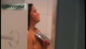 SPY THE GIRL IN THE SHOWER