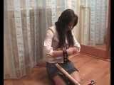 Satisfaction Girl -Zufriedenheit garantiert: Brunette zeigt ihr Bondage-Können (video)