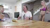 me eating mini pee