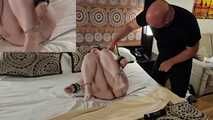 I tied up my slave on the bed on vacation and made her really horny with the vibrator1/2