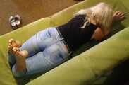 Mari's feet