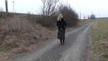 032056 Very Desperate Same Takes A Pee On A Freezing Day