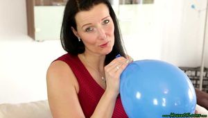blowing up balloons - Nr. 2 [NonPop]