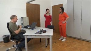 Vanessa und Wendy - Prisoner Vanessa and new inmate Wendy for therapy part 2 of  8