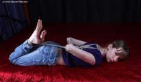Agnes hogties in jeans
