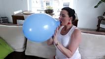 Double-Blow2Pop - blue and red balloon