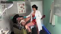 Schmerz und Nadeln in meiner Sissyklinik 
