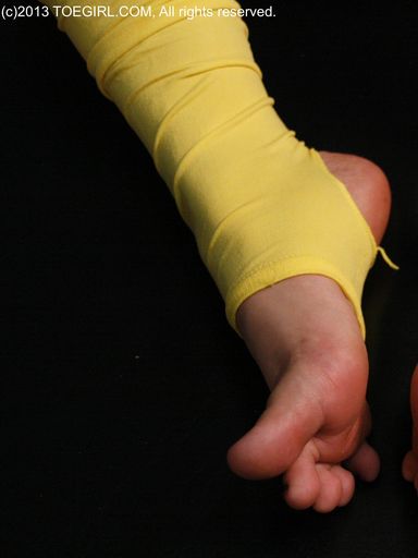 Toeless Heelless Yellow Tights