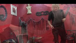 junge Latexschlampe lecken fisten blasen