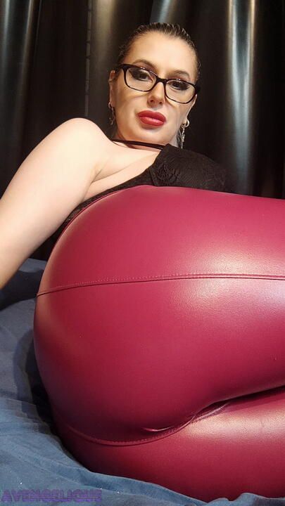 Selfietime  red booty