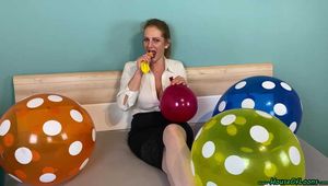 topless Blow2Pops of a yellow and red TT17