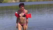 176 Jessy with arm floats