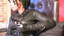 Latex sexy strapon
