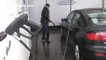 119008 Donna-Jo Pees In The Car Wash