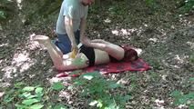 Aurora mit gelben Klebeband im hogtie 1/2