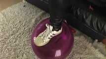 022 Sneaker popping