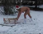 Nackt im Schnee