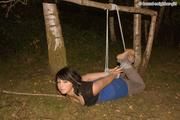 Nadine - Im Wald alleine